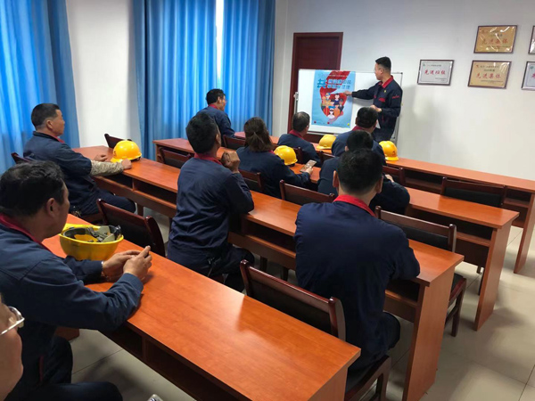 建材公司開(kāi)展《職業(yè)病防治法》宣傳周活動(dòng) 建材公司開(kāi)展《職業(yè)病防治法》宣傳周活動(dòng)